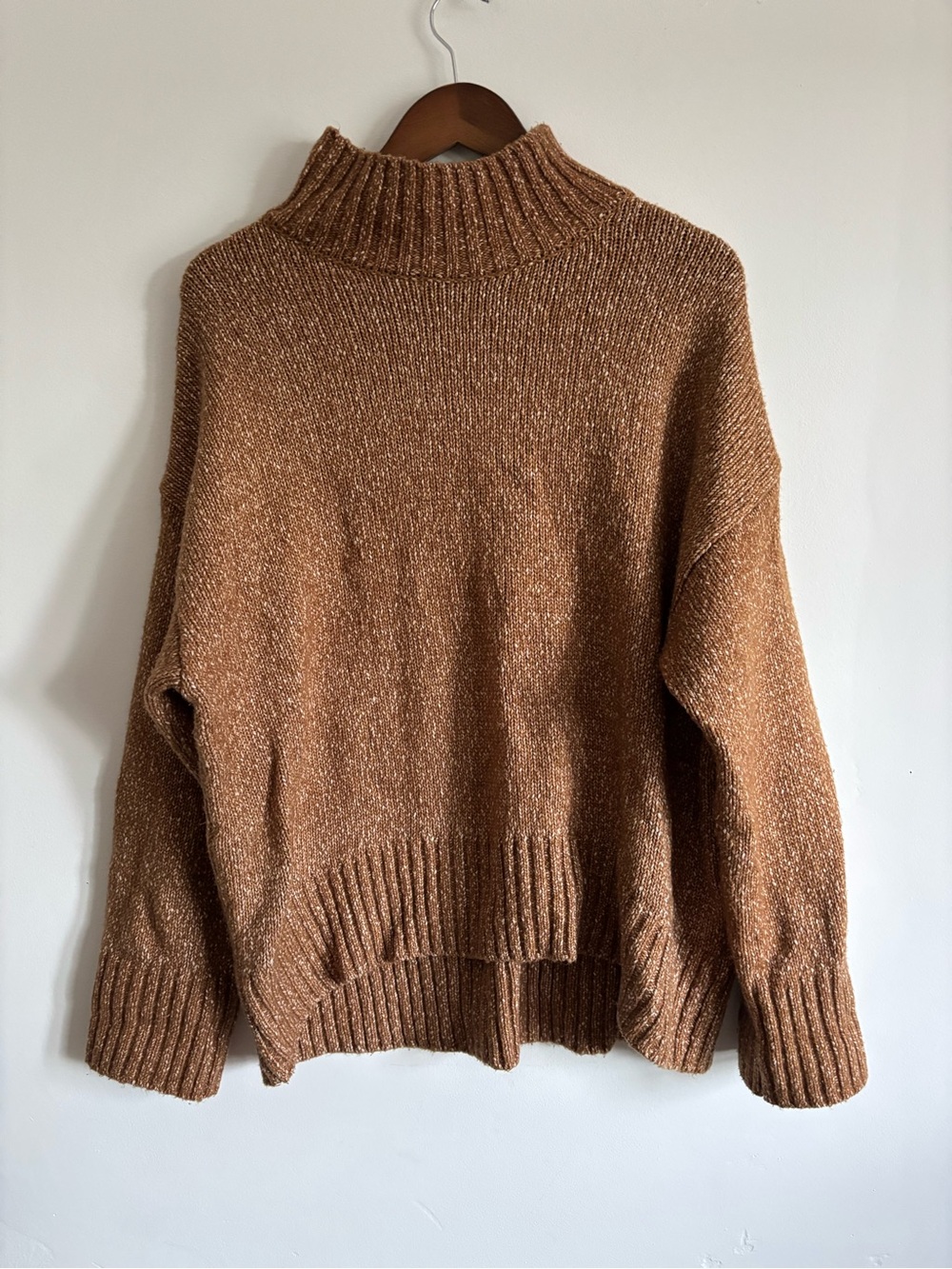 H&M Women's Camel/Tan Turtleneck Sweater - Picture 2 of 4